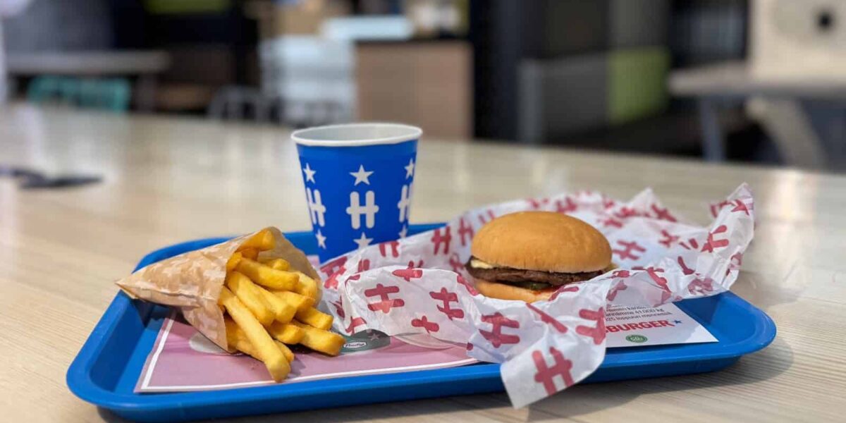 Hesburger спира детското меню от пролетта на 2026 г. Решението е в името на устойчивото развитие и отговорния маркетинг към децата.