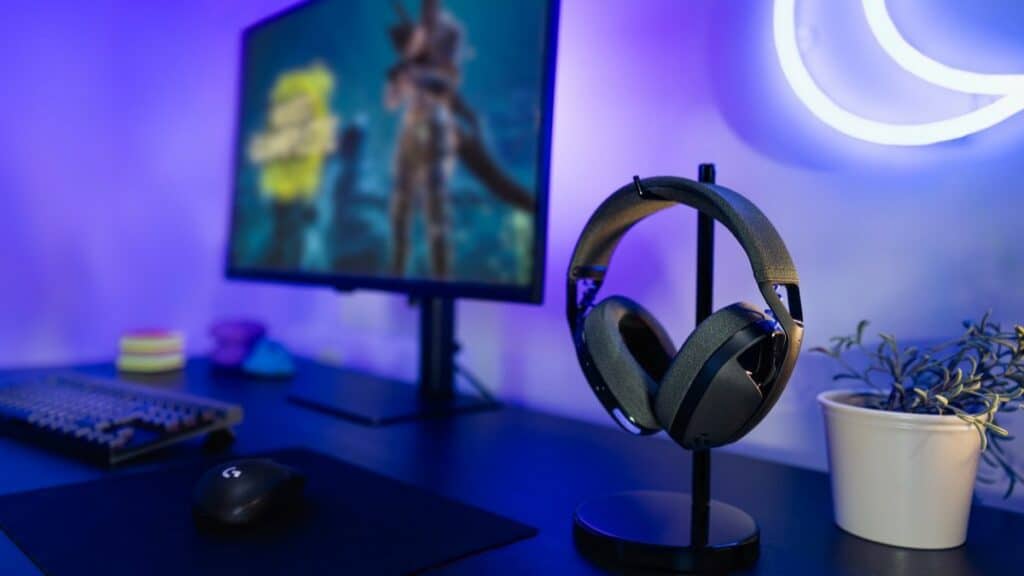 Logitech G пусна новия безжичен гейминг хедсет G321 LIGHTSPEED – лек, комфортен и с до 20 часа батерия. В продажба в България от 1 октомври за 136,89 лв.