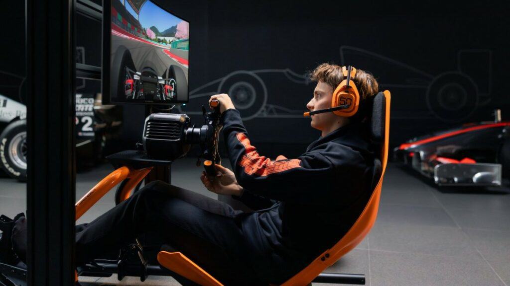 Logitech G представи нови мишки, слушалки, клавиатури, симулатори и AI решения на Play Days 2025, с отстъпки до 40% за геймърите в България и по света.