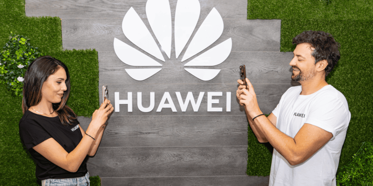 Актьорите Евелин Костова и Владимир Зомбори стартират нова кампания с HUAWEI, показваща сервизни услуги и безплатна поддръжка за смартфони и смарт устройства.