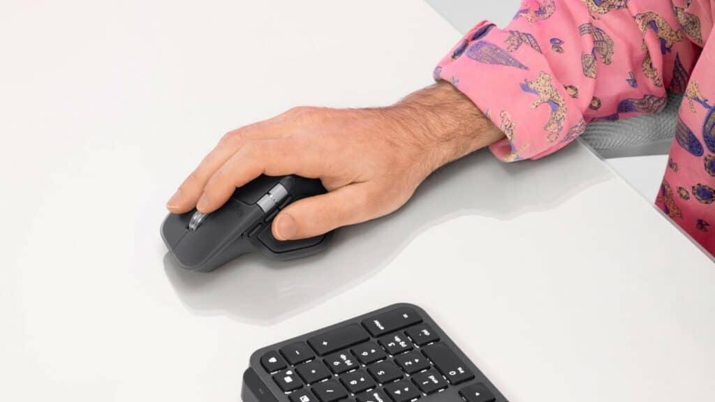 Logitech представи MX Master 4 – първата MX мишка с хаптична технология, Actions Ring и по-силна свързаност за професионалисти.