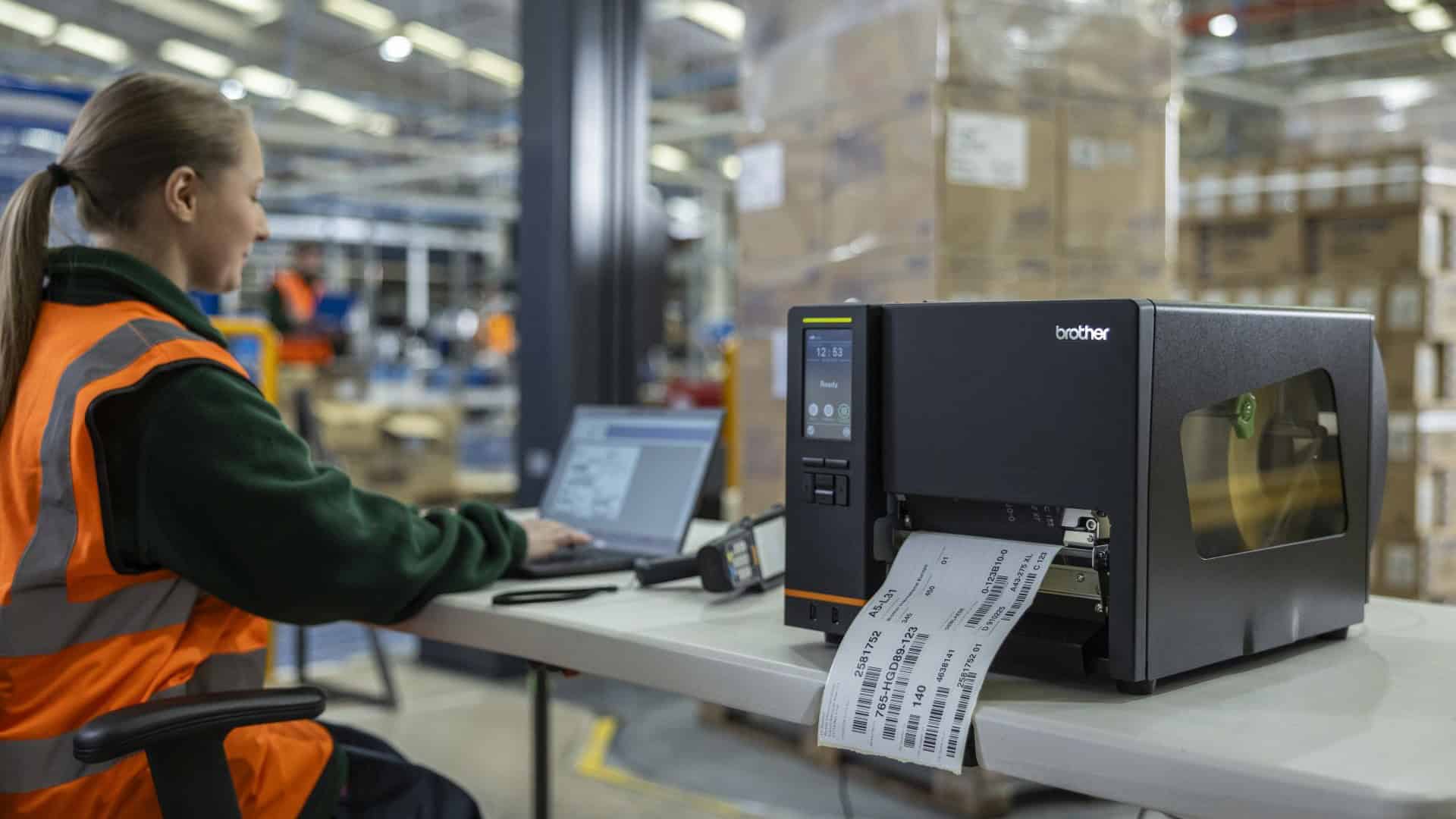 Brother представи новите индустриални принтери TJ-6421TN и TJ-6521TN в България. Устройствата предлагат високонадежден печат до 168 мм, висока скорост и гъвкави опции за свързване, подходящи за производство и логистика.