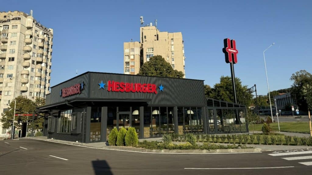 Hesburger откри 33-тия си ресторант в България – в Силистра: €1.5 млн. инвестиция, drive-in, солари (до 50% енергия) и 10 нови работни места.