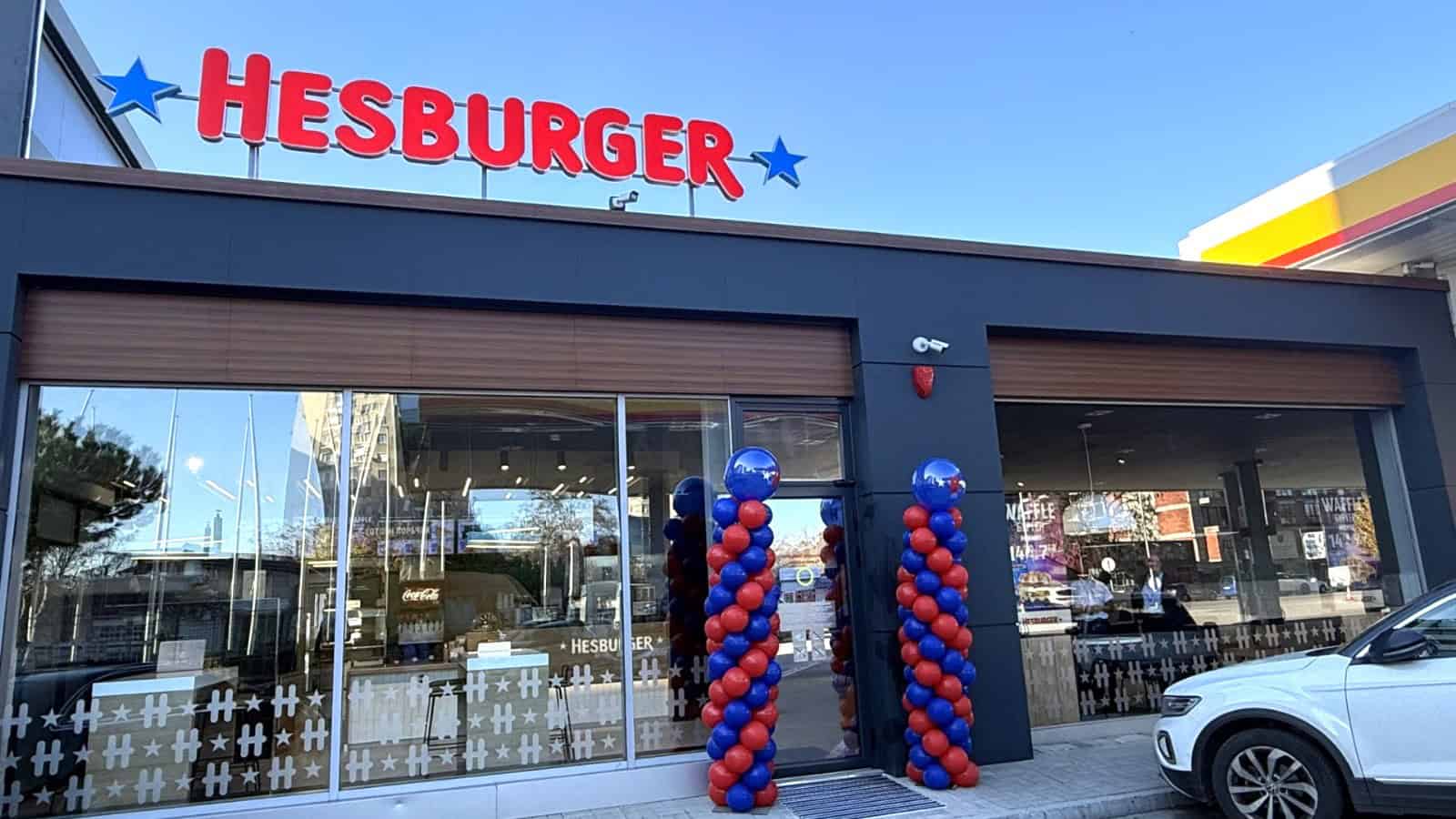 Hesburger откри четвърти ресторант в Пловдив с инвестиция от 500 000 евро и 15 нови работни места, разширявайки присъствието си на българския пазар.