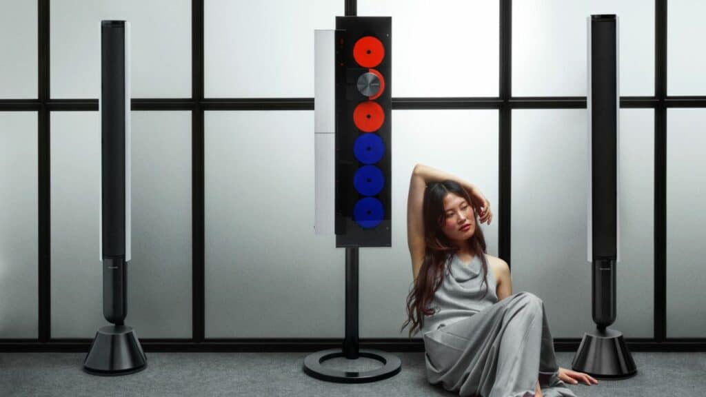 Bang & Olufsen отбелязва 100 години с нова визия за устойчиви технологии, дълготраен дизайн и програми за възстановяване на емблематични аудио продукти.