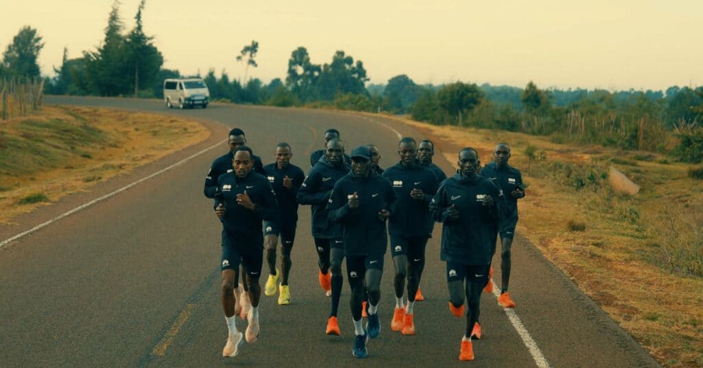 Huawei става технологичен партньор на dsm-firmenich Running Team с Елиуд Кипчоге, с фокус върху по-умни тренировки и носими технологии.